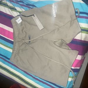 XS TAUPE ESSENTIAL SHORTS (RUN BIG)